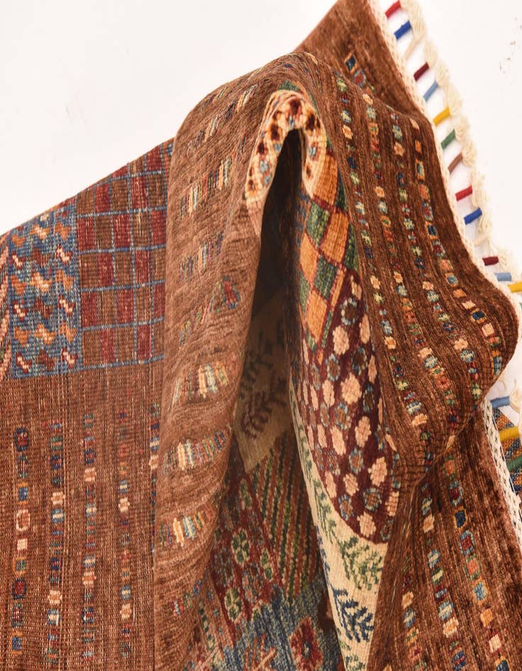 Detail image of 5' 1 x 6' 8  Hand Knotted Ariana Ziegler Rug