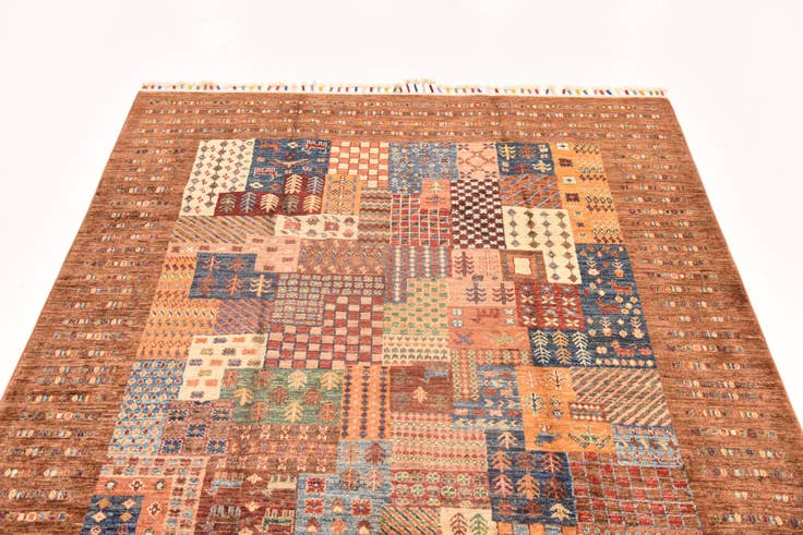 Detail image of 5' 1 x 6' 8 Hand Knotted Ariana Ziegler Rug