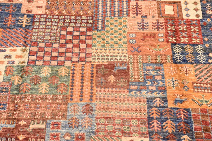 Detail image of 5' 1 x 6' 8 Hand Knotted Ariana Ziegler Rug