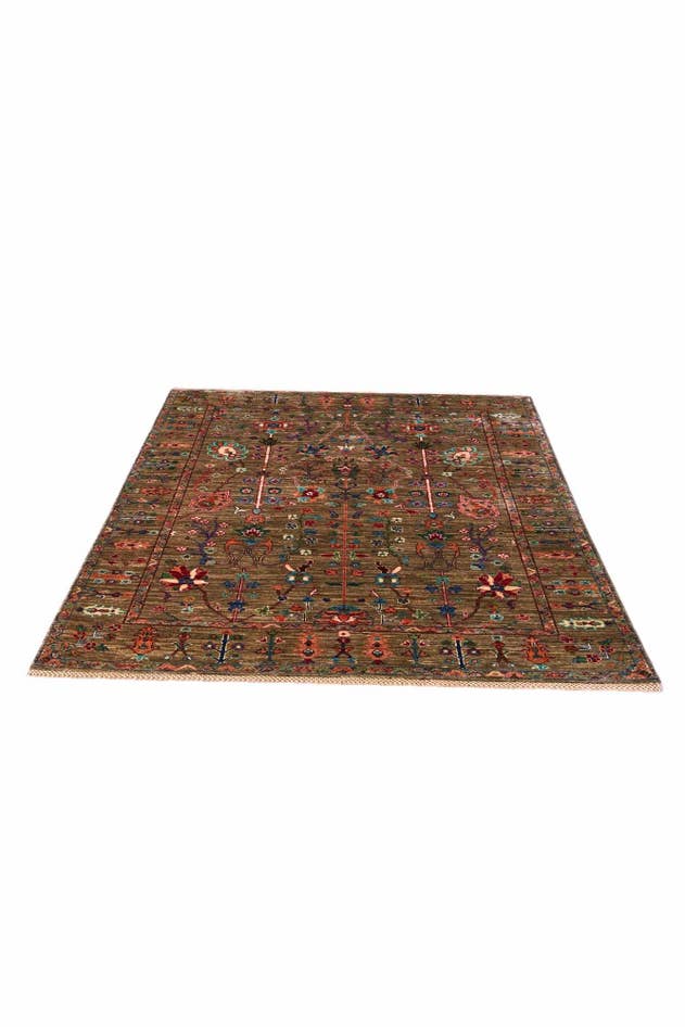 Detail image of 5' x 6' 6 Hand Knotted Ariana Ziegler Rug