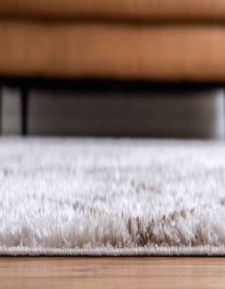 Detail image of 2' 4 x 3' 3 Artemis Rug