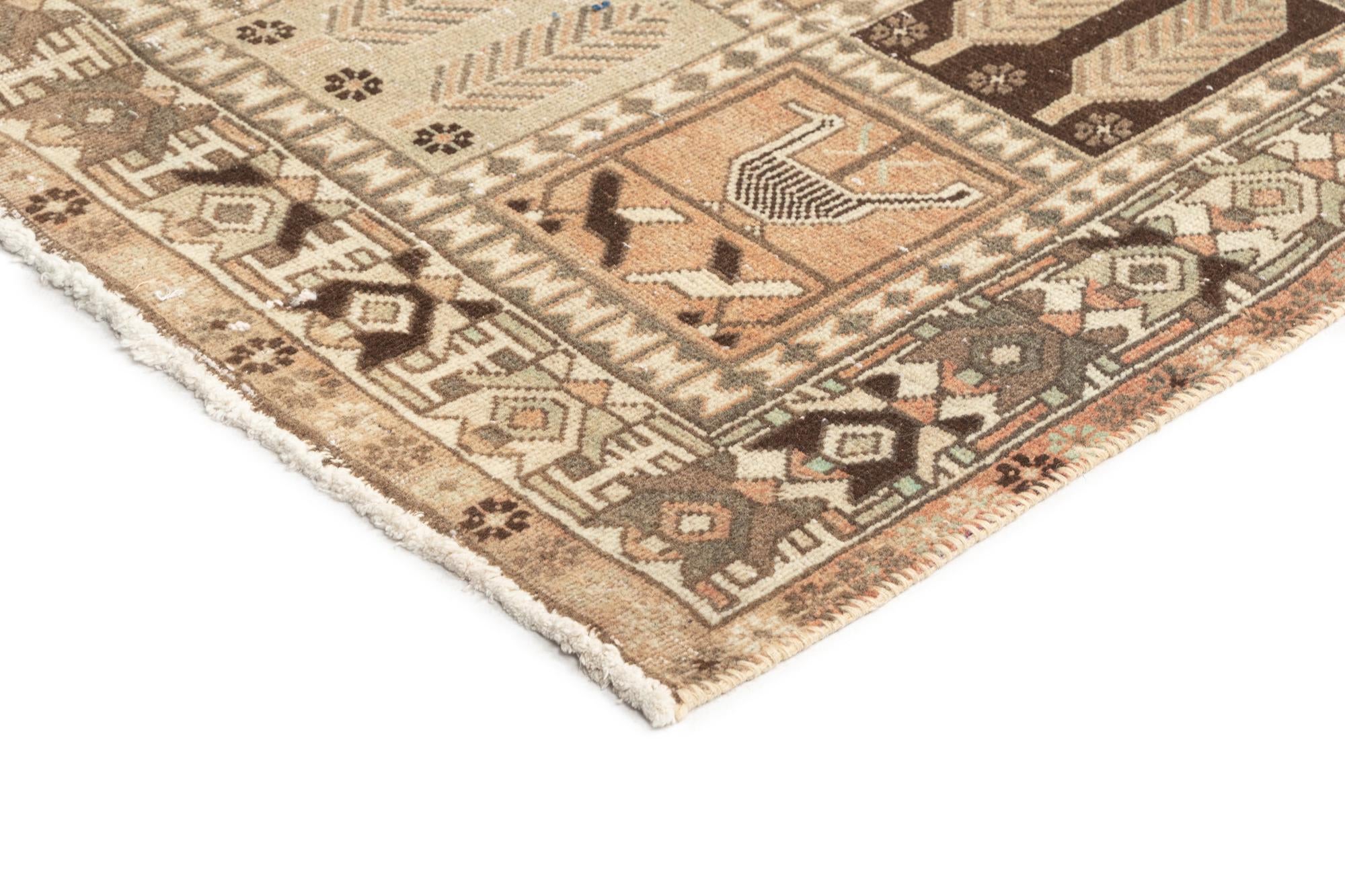 4' 8 x 9' 3 Bachtiar Wool Rug