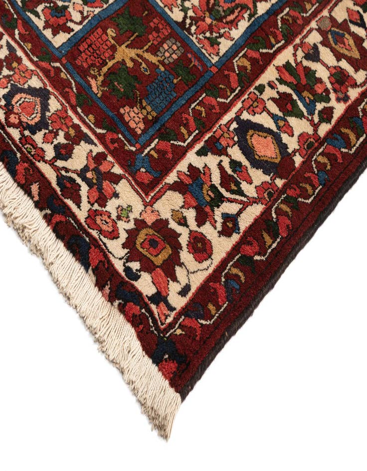 Detail image of 6' 10 x 9' 9 Bachtiar Wool Rug