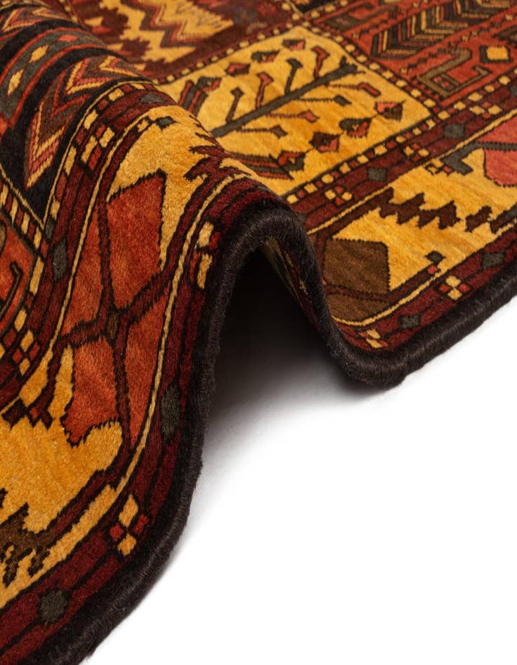 Detail image of 6' 9 x 9' 6 Bachtiar Wool Rug