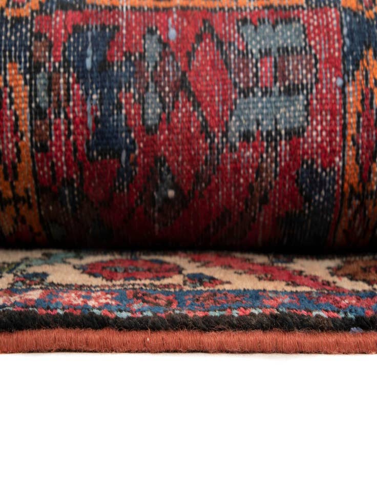 Detail image of 6' 10 x 10' 1 Bachtiar Wool Rug