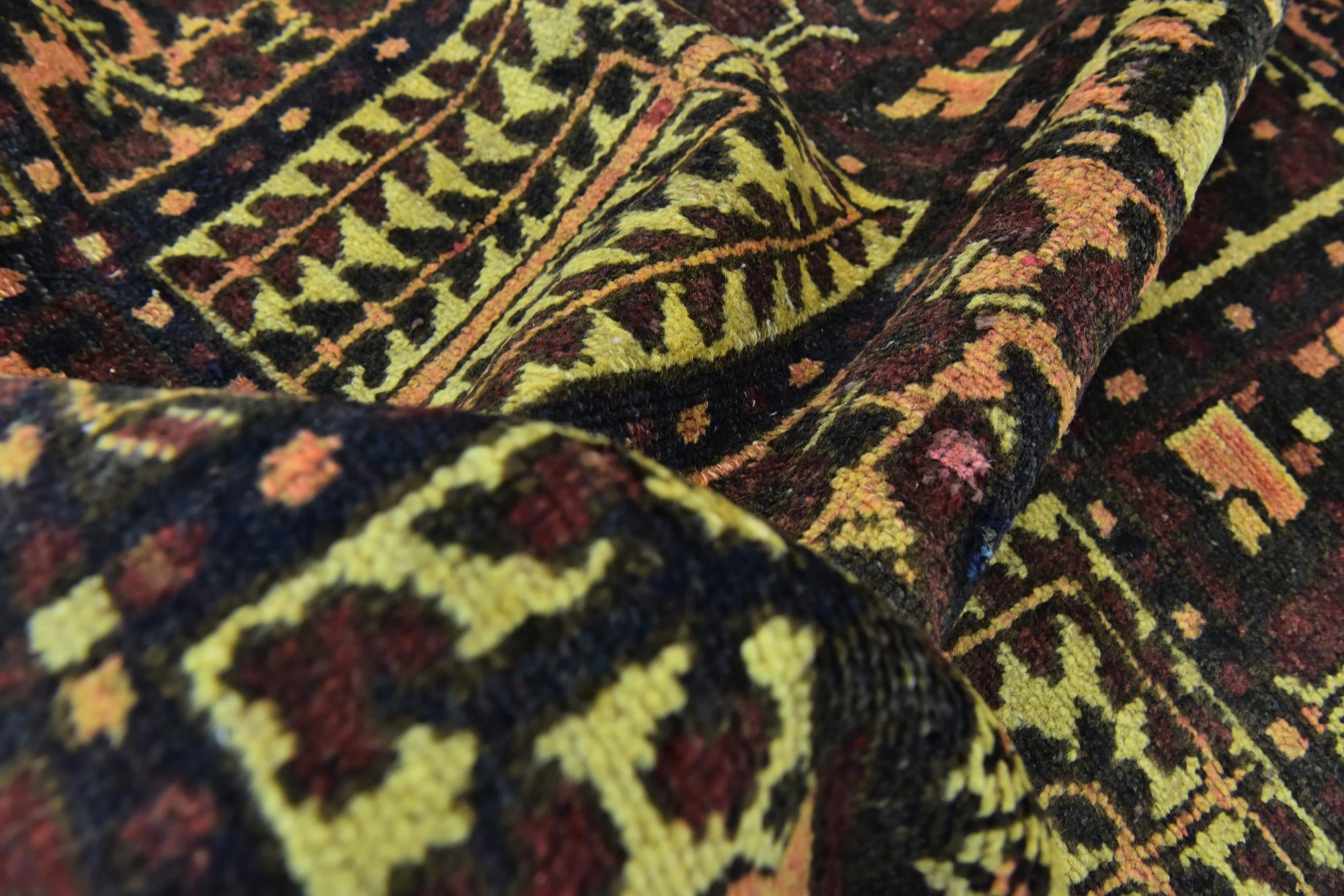 3' 8 x 6' 6 Hand Knotted Bakhtiar Persian Wool Rug