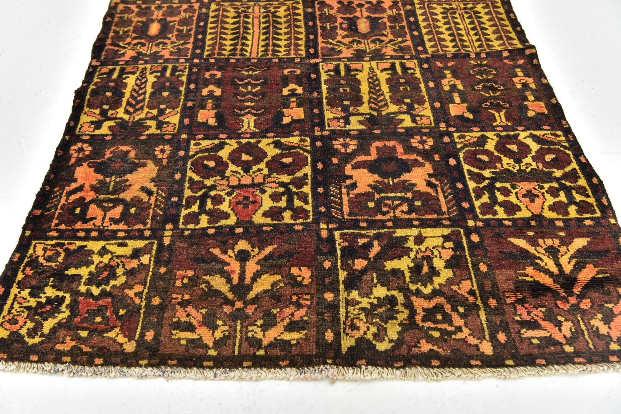 3' 8 x 6' 6 Hand Knotted Bakhtiar Persian Wool Rug