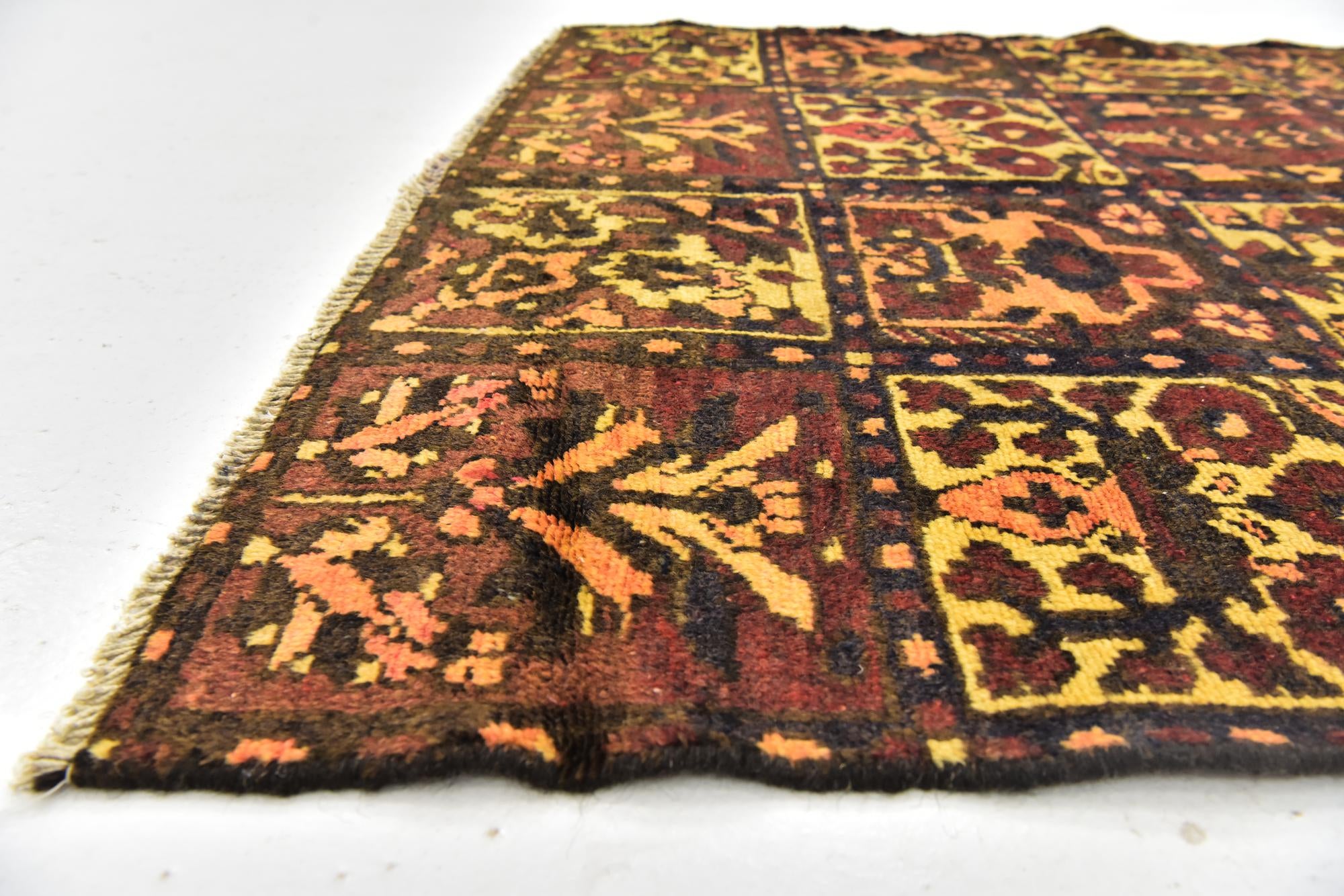 3' 8 x 6' 6 Hand Knotted Bakhtiar Persian Wool Rug