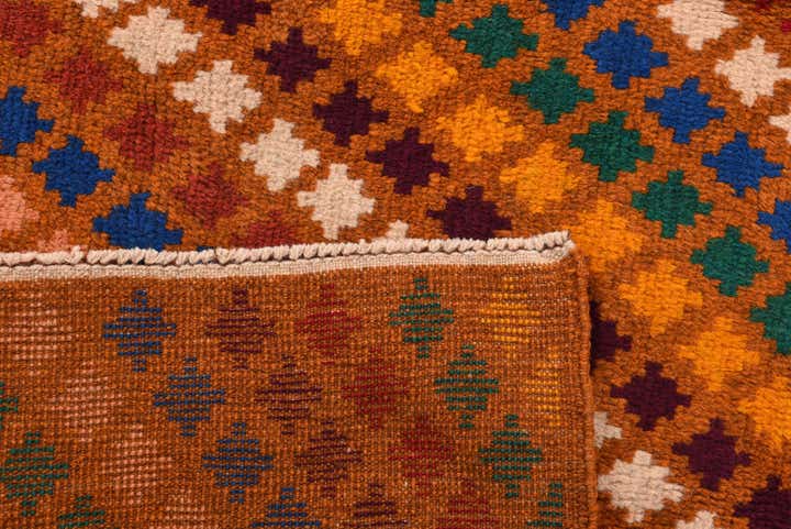5' 6 x 8' Hand Knotted Balouch Wool Rug