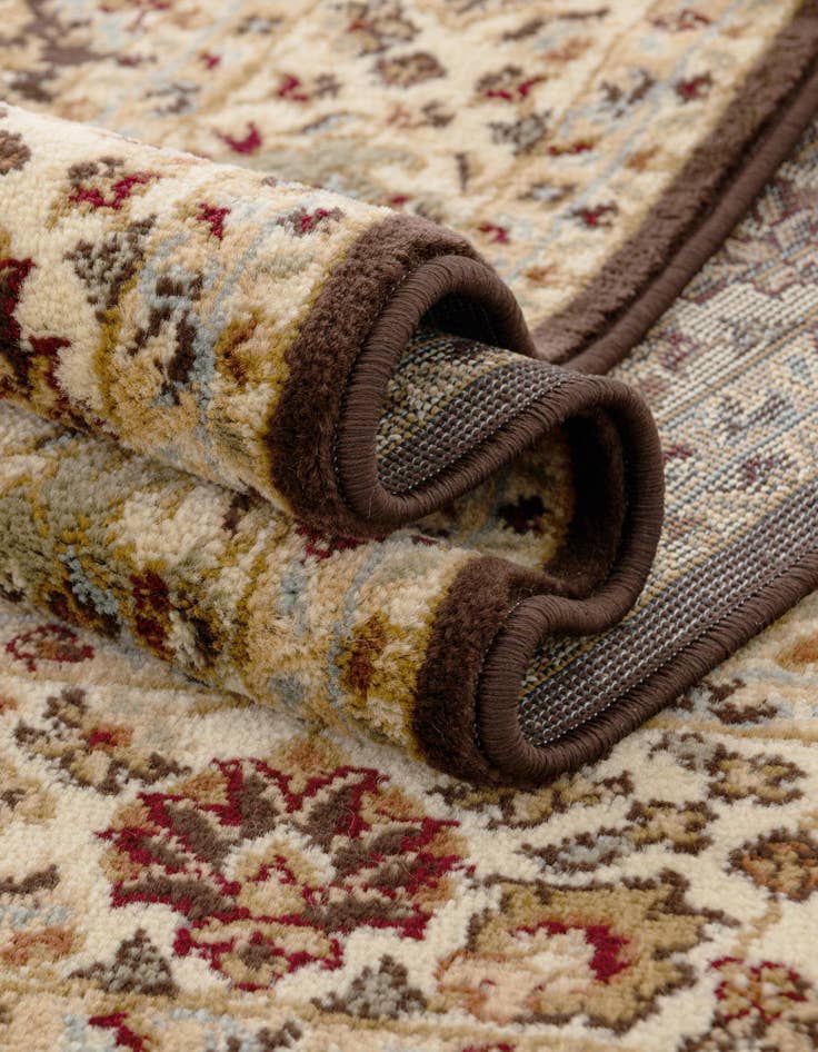 Detail image of 3' 3 x 5' 3 Classic Agra Rug