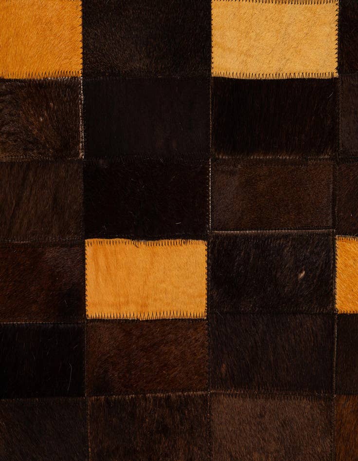 Detail image of 5' x 7' 11 Cowhide - Patchwork Rug
