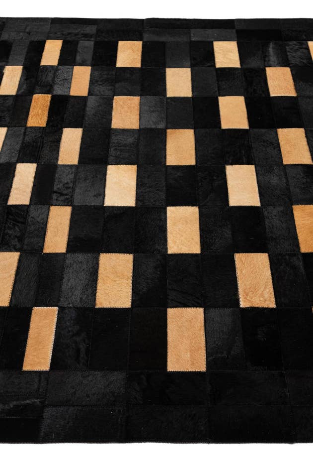 Detail image of 5' x 7' 11 Cowhide - Patchwork Rug