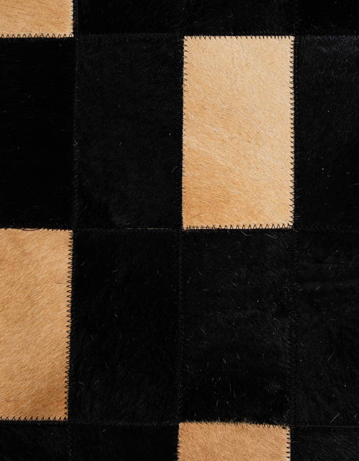 Detail image of 5' x 7' 11 Cowhide - Patchwork Rug