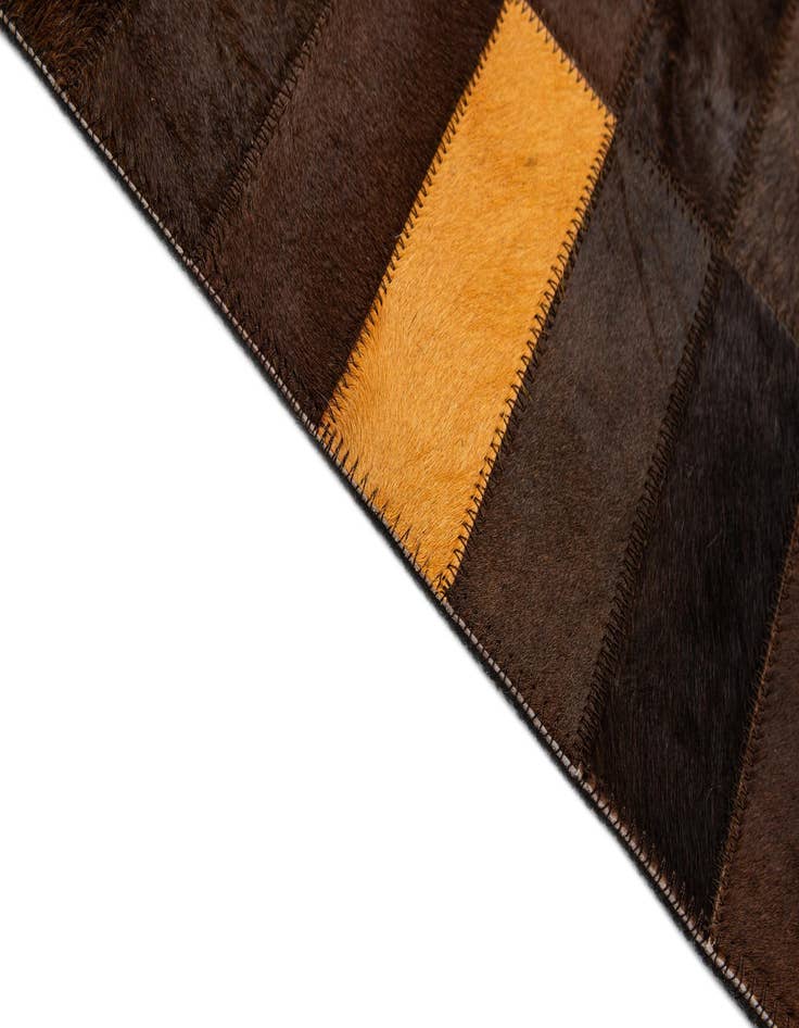 Detail image of 5' x 7' 10 Cowhide - Patchwork Rug