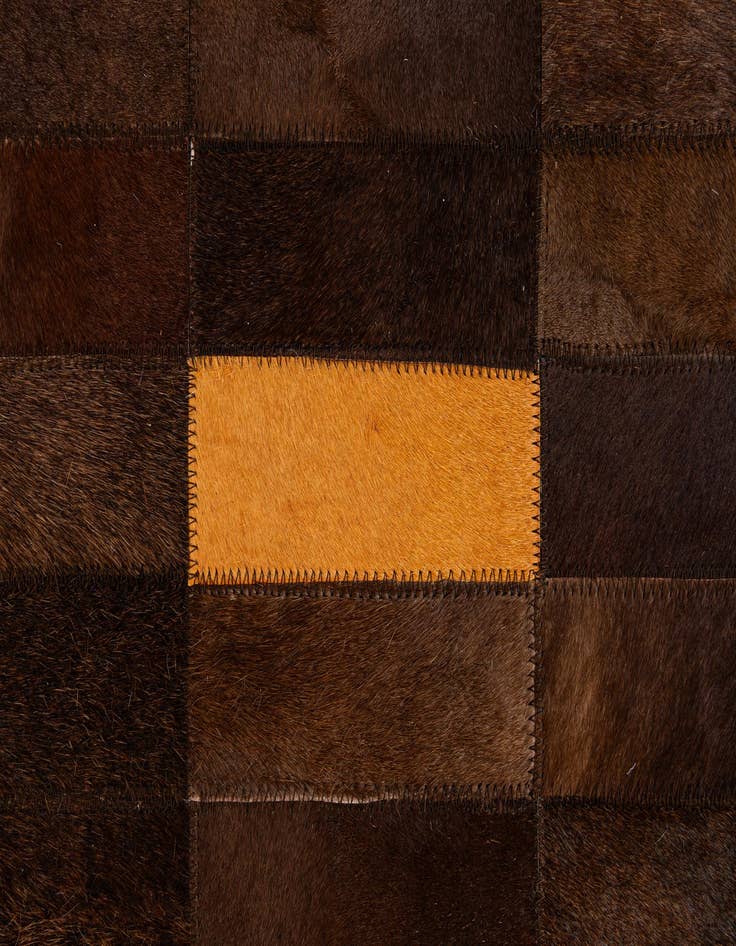 Detail image of 5' x 7' 10 Cowhide - Patchwork Rug