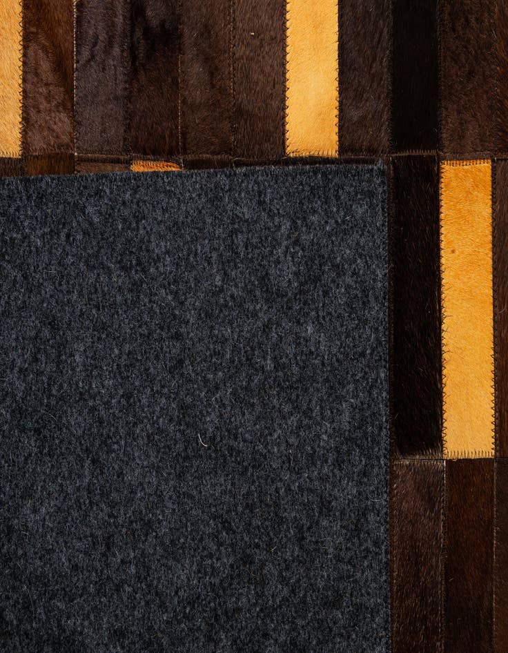 Detail image of 5' x 7' 10 Cowhide - Patchwork Rug