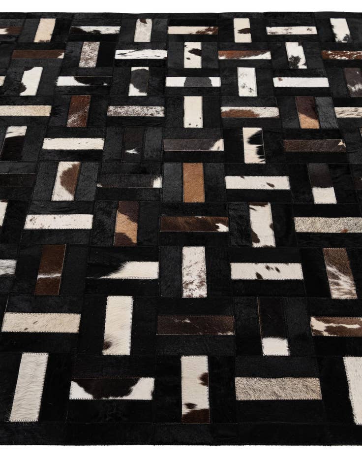 Detail image of 5' 2 x 8' Cowhide - Patchwork Rug