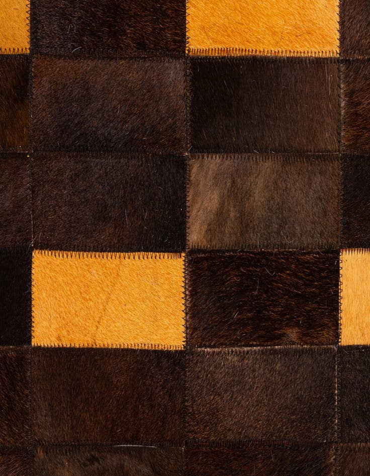Detail image of 5' 1 x 8' Cowhide - Patchwork Rug