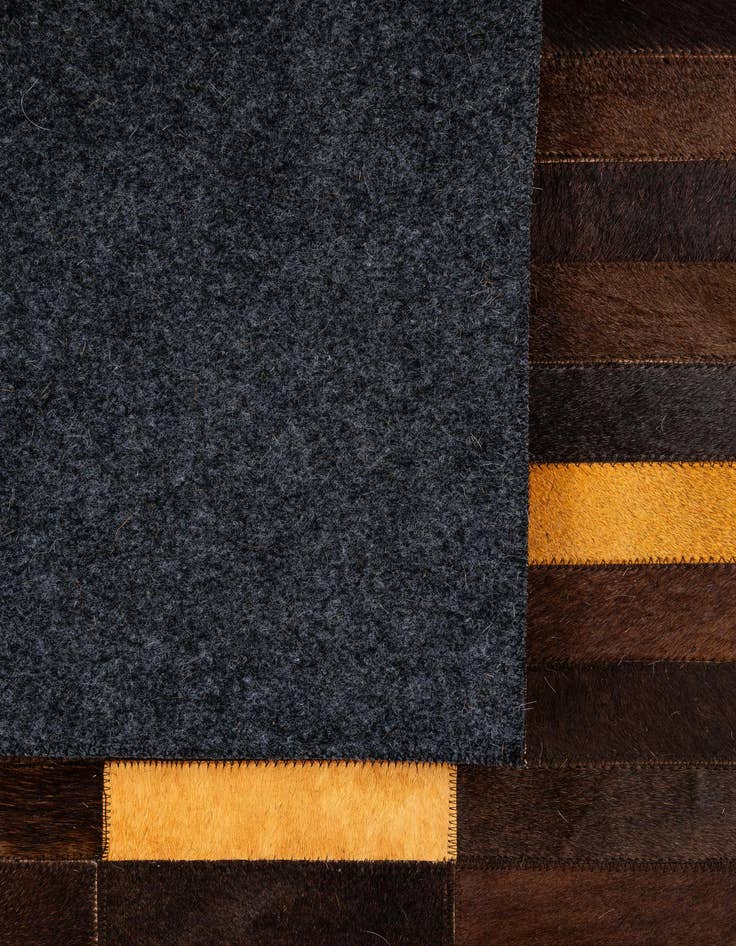 Detail image of 5' 1 x 8' Cowhide - Patchwork Rug