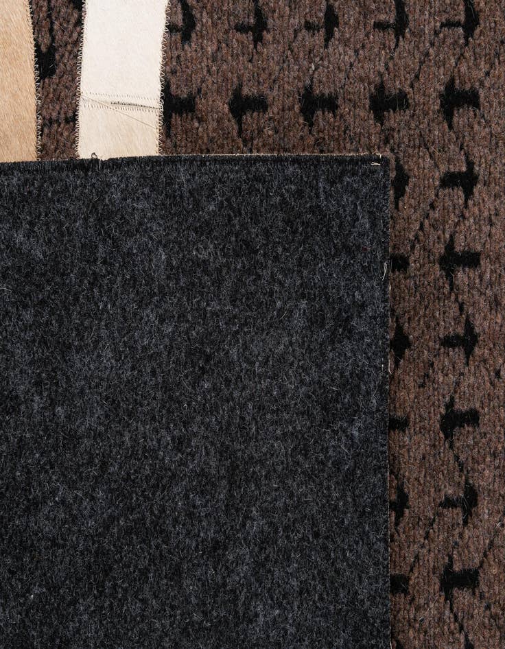 Detail image of 5' 1 x 7' 11 Cowhide - Patchwork Rug