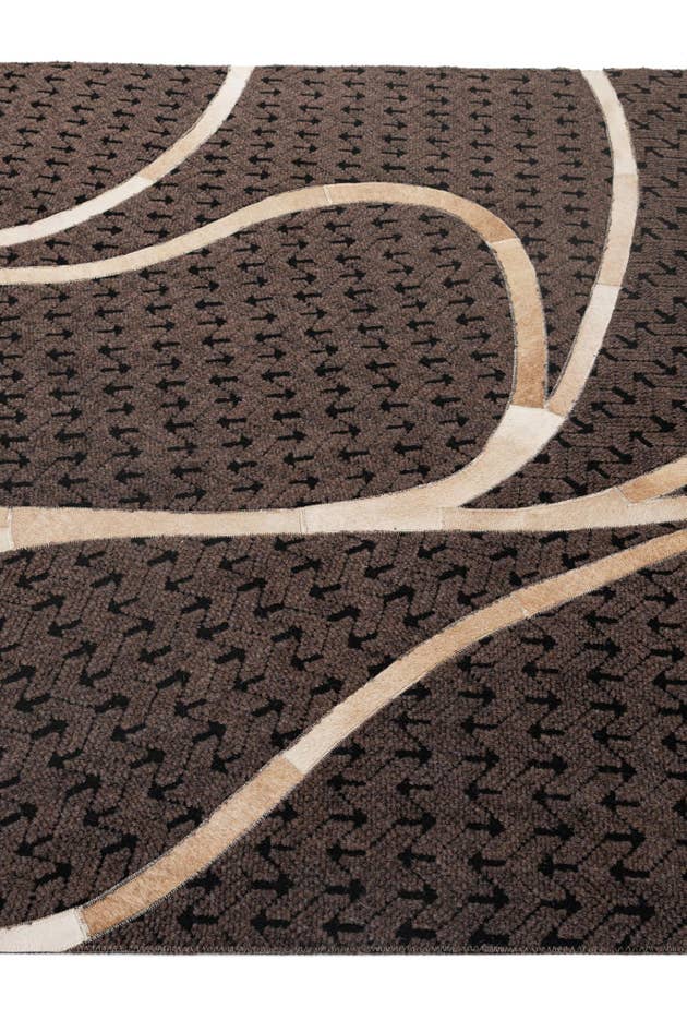 Detail image of 4' 11 x 8' Cowhide - Patchwork Rug