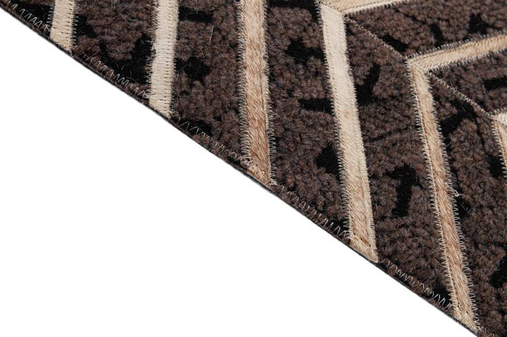 Detail image of 5' x 7' 11 Cowhide - Patchwork Rug