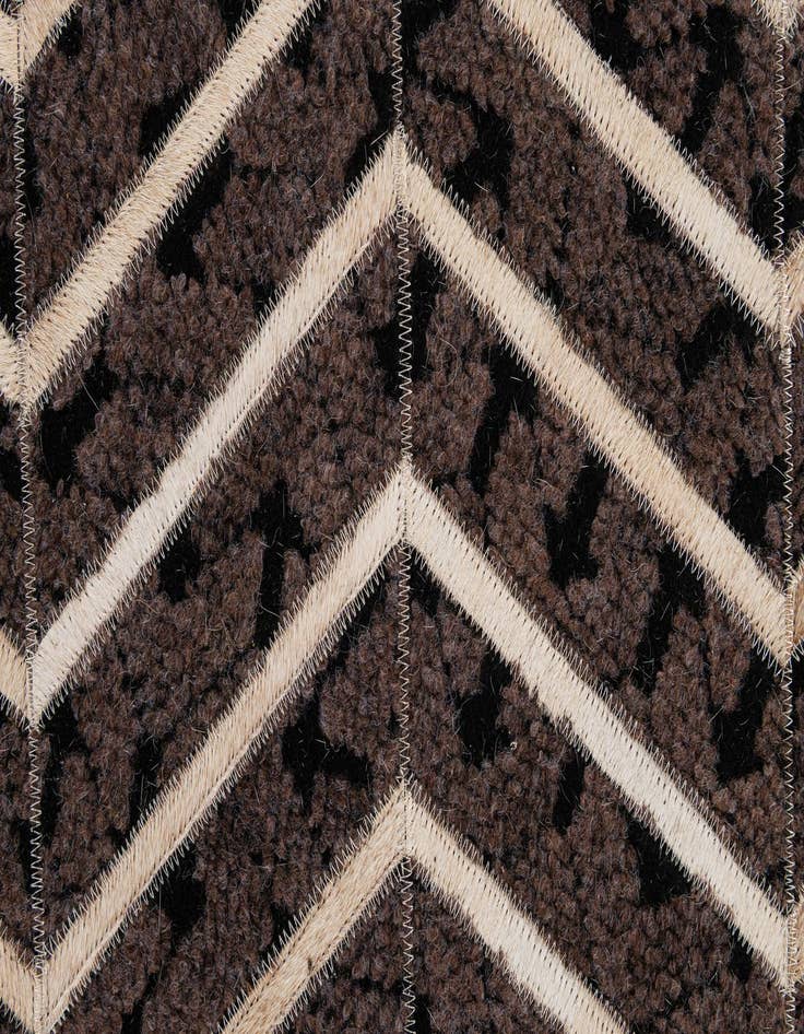 Detail image of 5' x 7' 11 Cowhide - Patchwork Rug