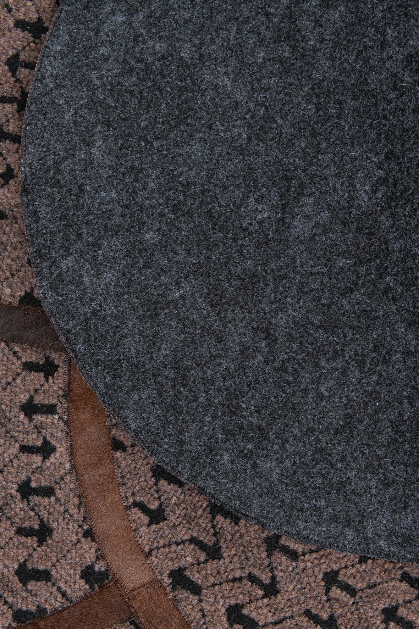 5' x 8' Cowhide Leather Rug