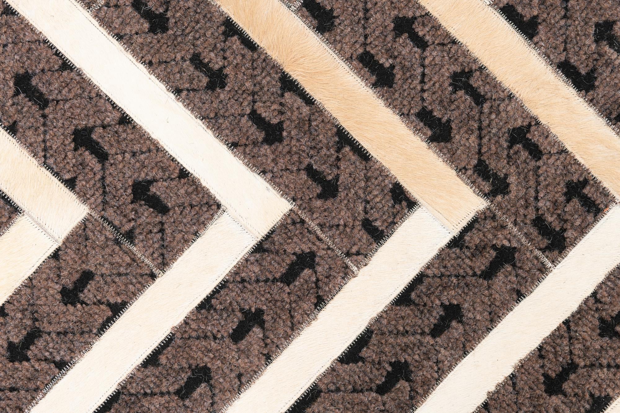 4' 10 x 7' 10 Cowhide Leather Rug