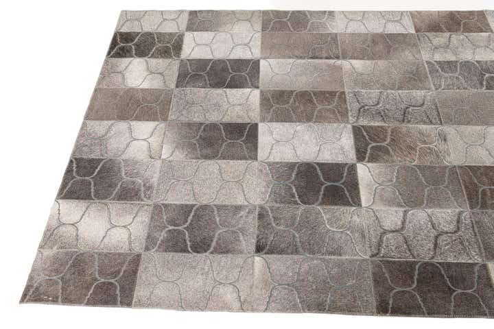 4' 1 x 6' Cowhide Leather Rug