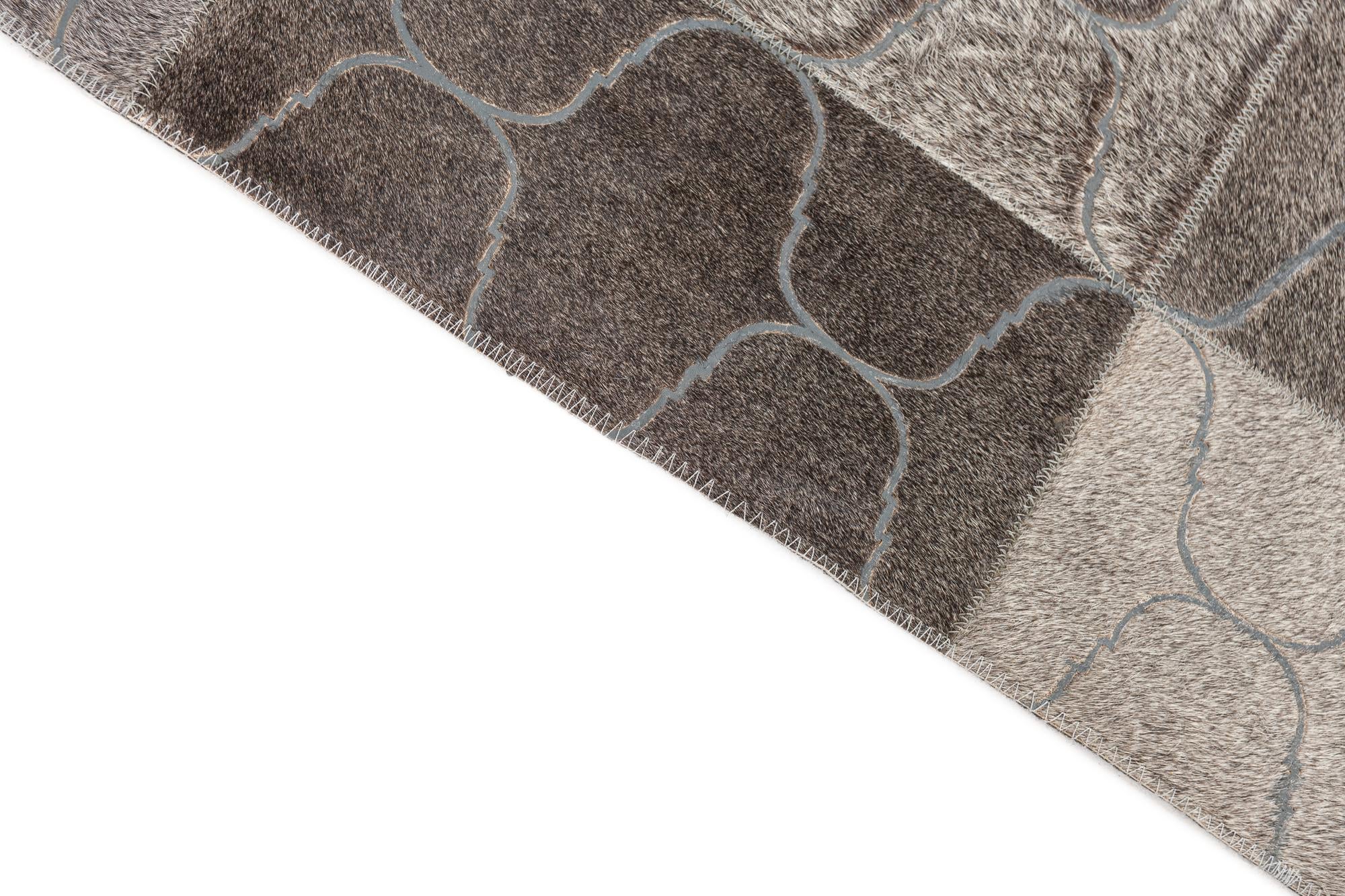 4' 1 x 6' Cowhide Leather Rug