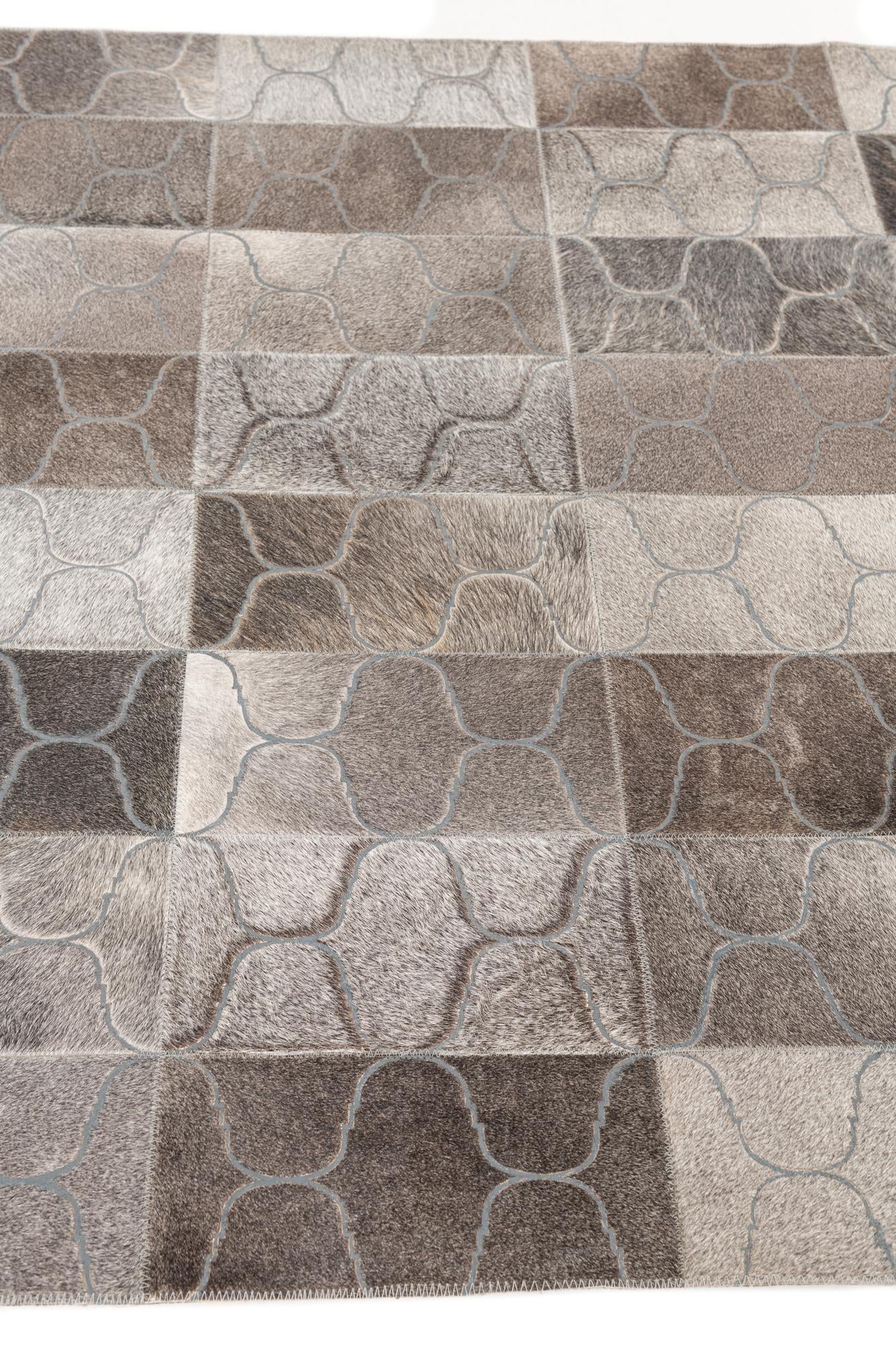 4' 1 x 6' Cowhide Leather Rug