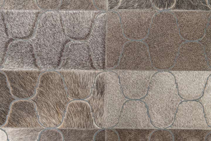 4' 1 x 6' Cowhide Leather Rug