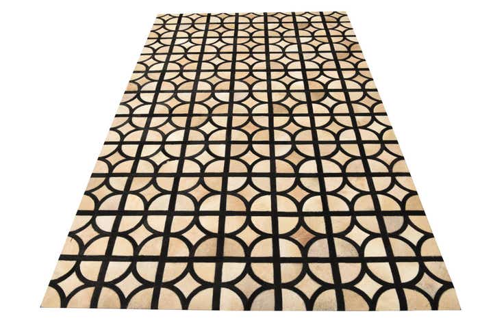 5' x 7' 8 Cowhide Rug