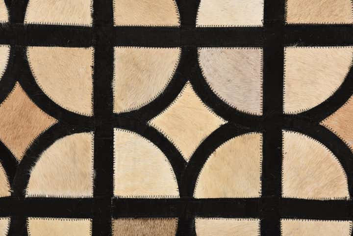 5' x 7' 8 Cowhide Rug
