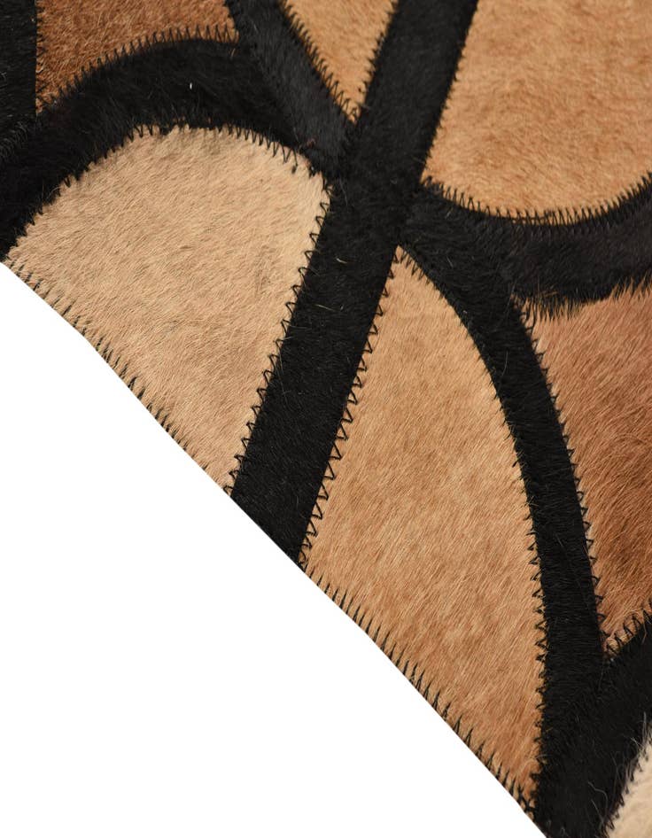 Detail image of 5' x 7' 10 Cowhide Rug