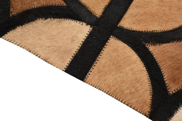 Detail image of 5' x 7' 10 Cowhide Rug