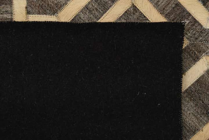 5' x 7' 8 Cowhide Rug
