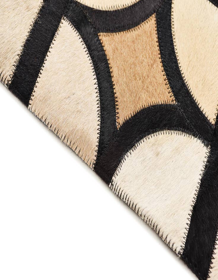 Detail image of 5' x 7' 10 Cowhide Rug
