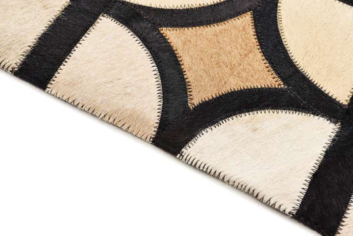 5' x 7' 10 Cowhide Rug
