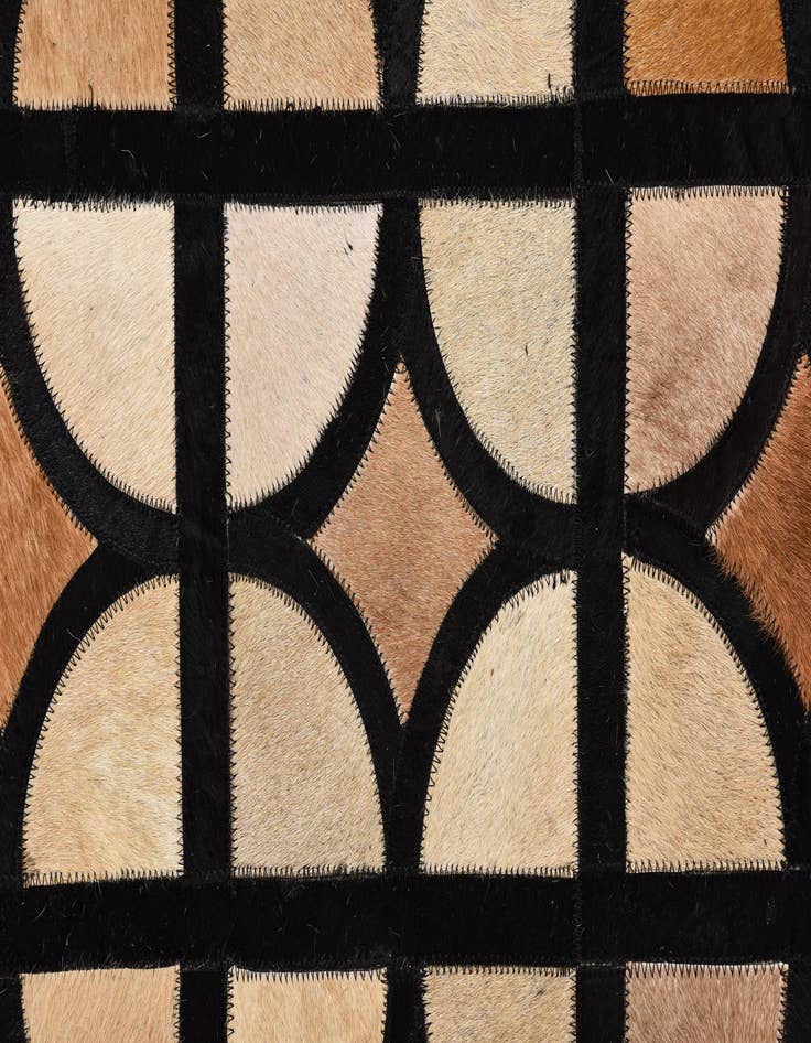 Detail image of 5' x 7' 10 Cowhide Rug