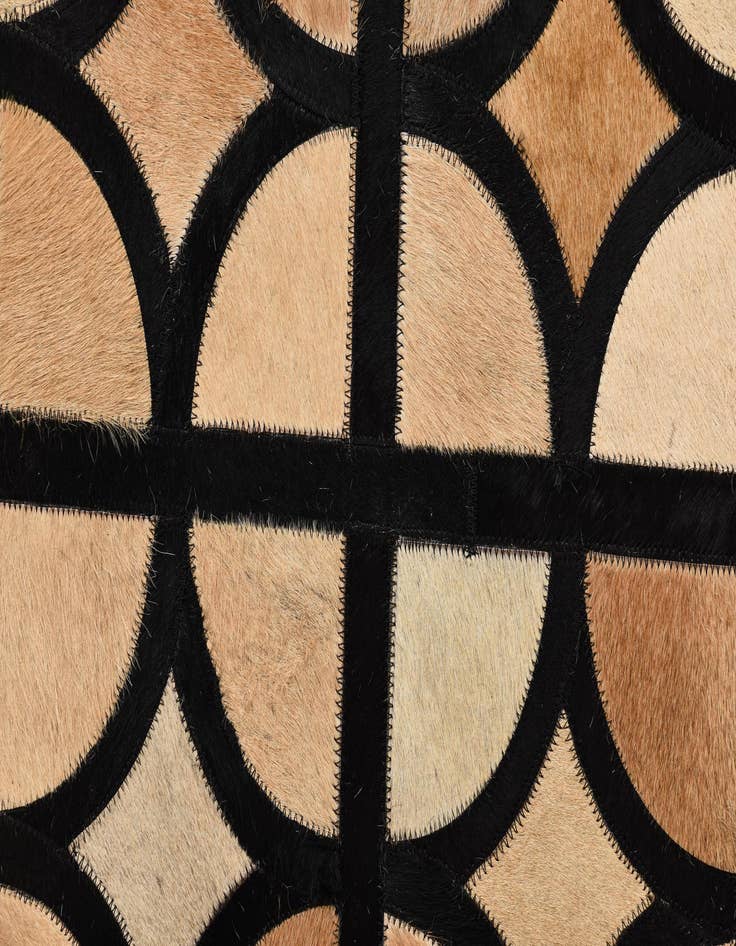 Detail image of 5' x 7' 10 Cowhide Rug