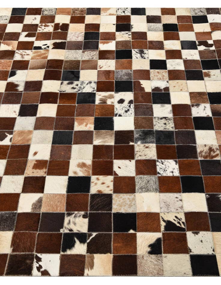 Detail image of 5' x 7' 10 Cowhide Rug