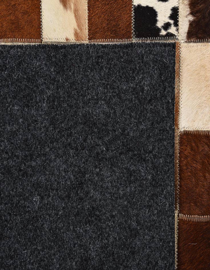 Detail image of 5' x 7' 10 Cowhide Rug