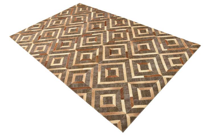 4' 10 x 7' 9 Cowhide Rug