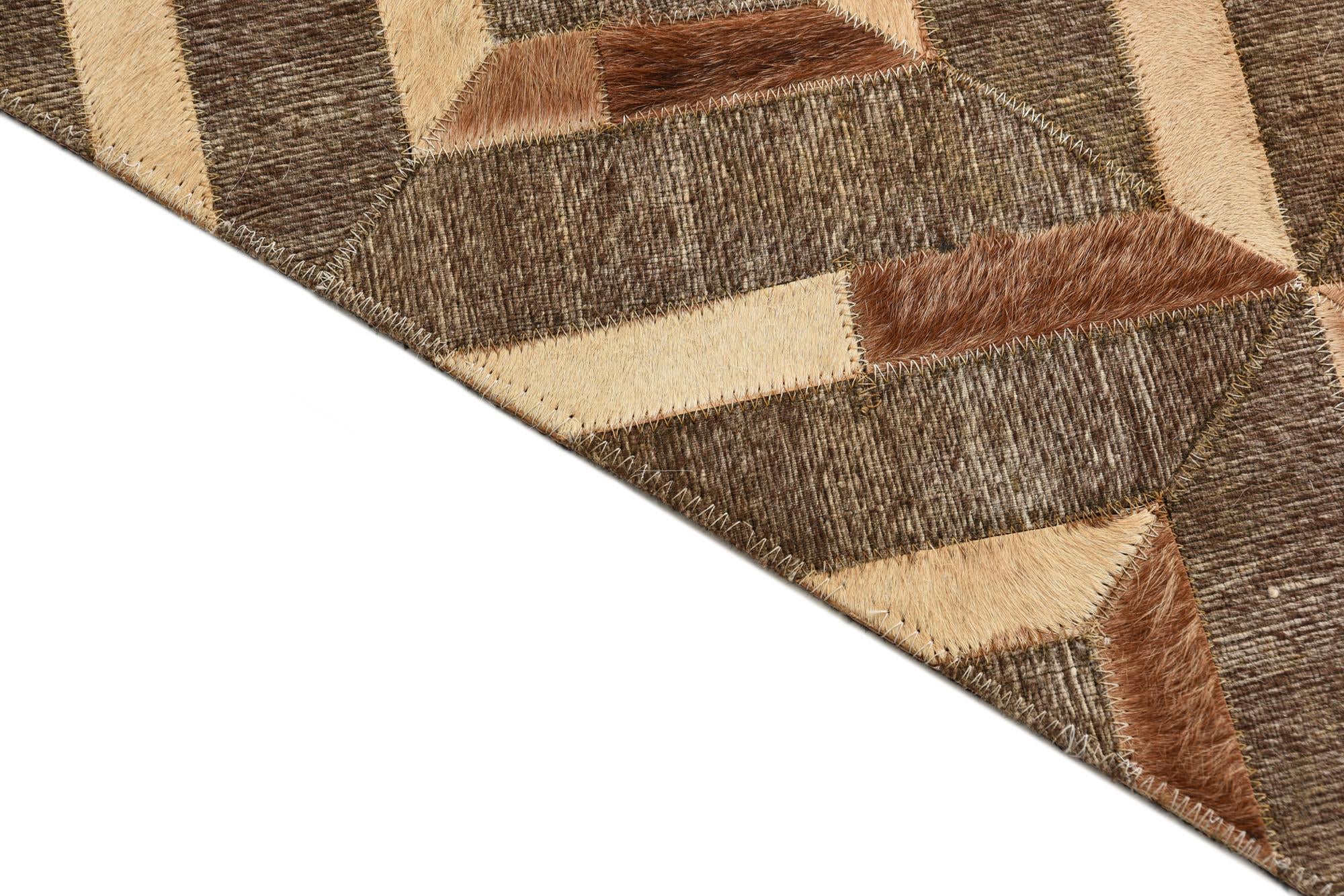 4' 10 x 7' 9 Cowhide Rug