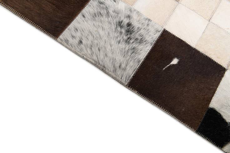 Detail image of 8' x 9' 10 Cowhide Stocks Rug