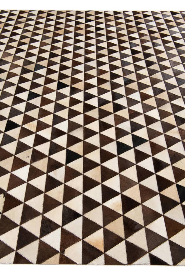 Detail image of 8' x 10' 1 Cowhide Stocks Rug
