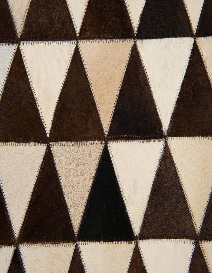 Detail image of 8' x 10' 1 Cowhide Stocks Rug