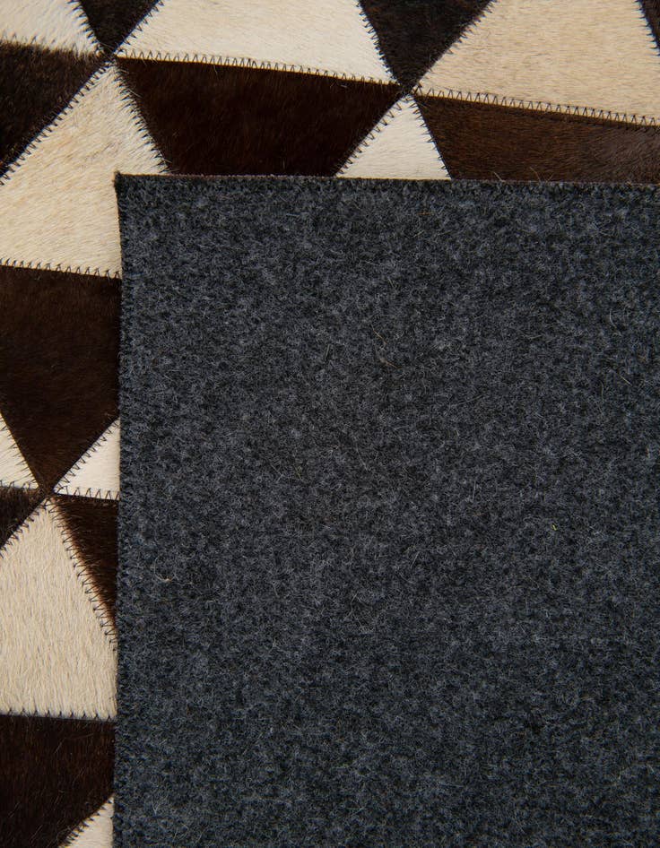 Detail image of 8' x 10' 1 Cowhide Stocks Rug